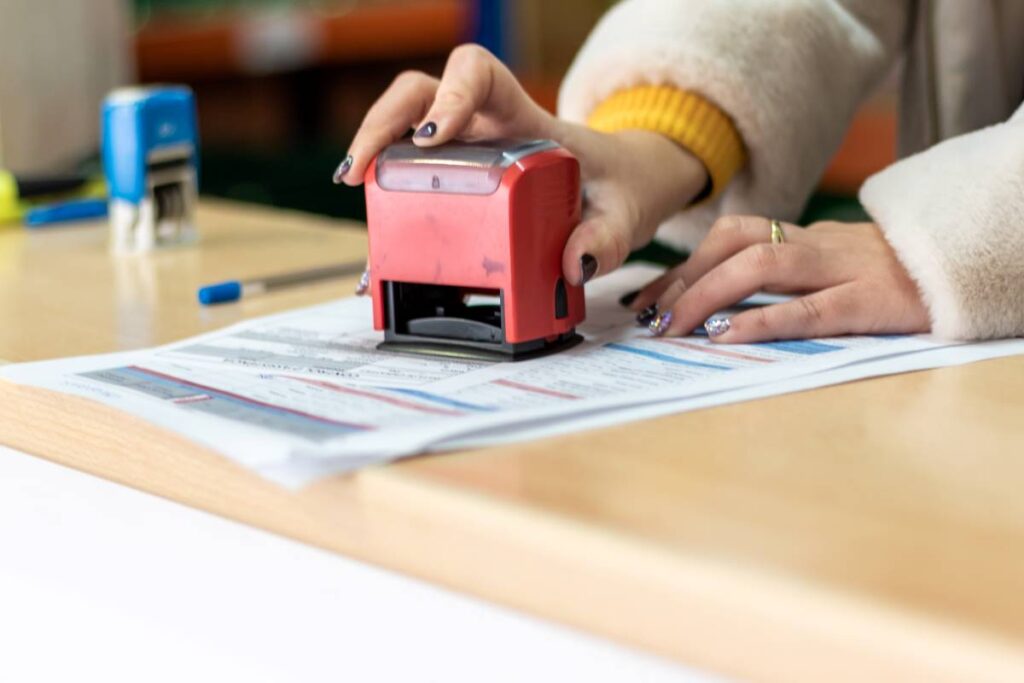 Requise dans plusieurs démarches, la légalisation garantit l'exactitude des documents officiels.